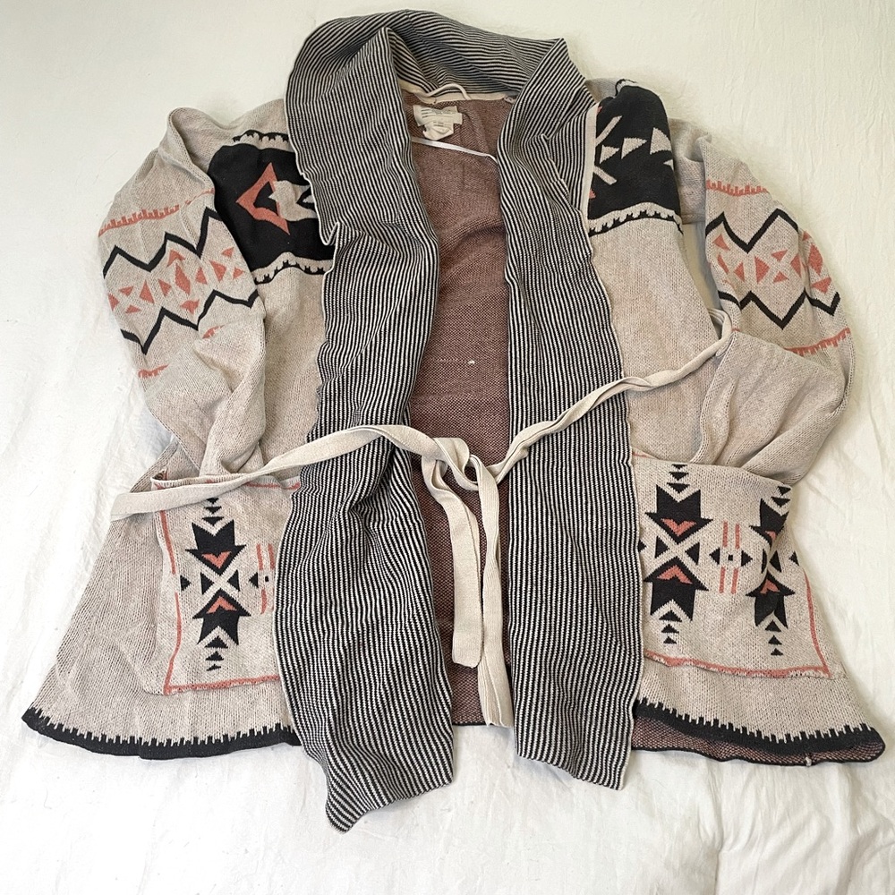 100% cotton Tribal Billabong Women Large Sweater